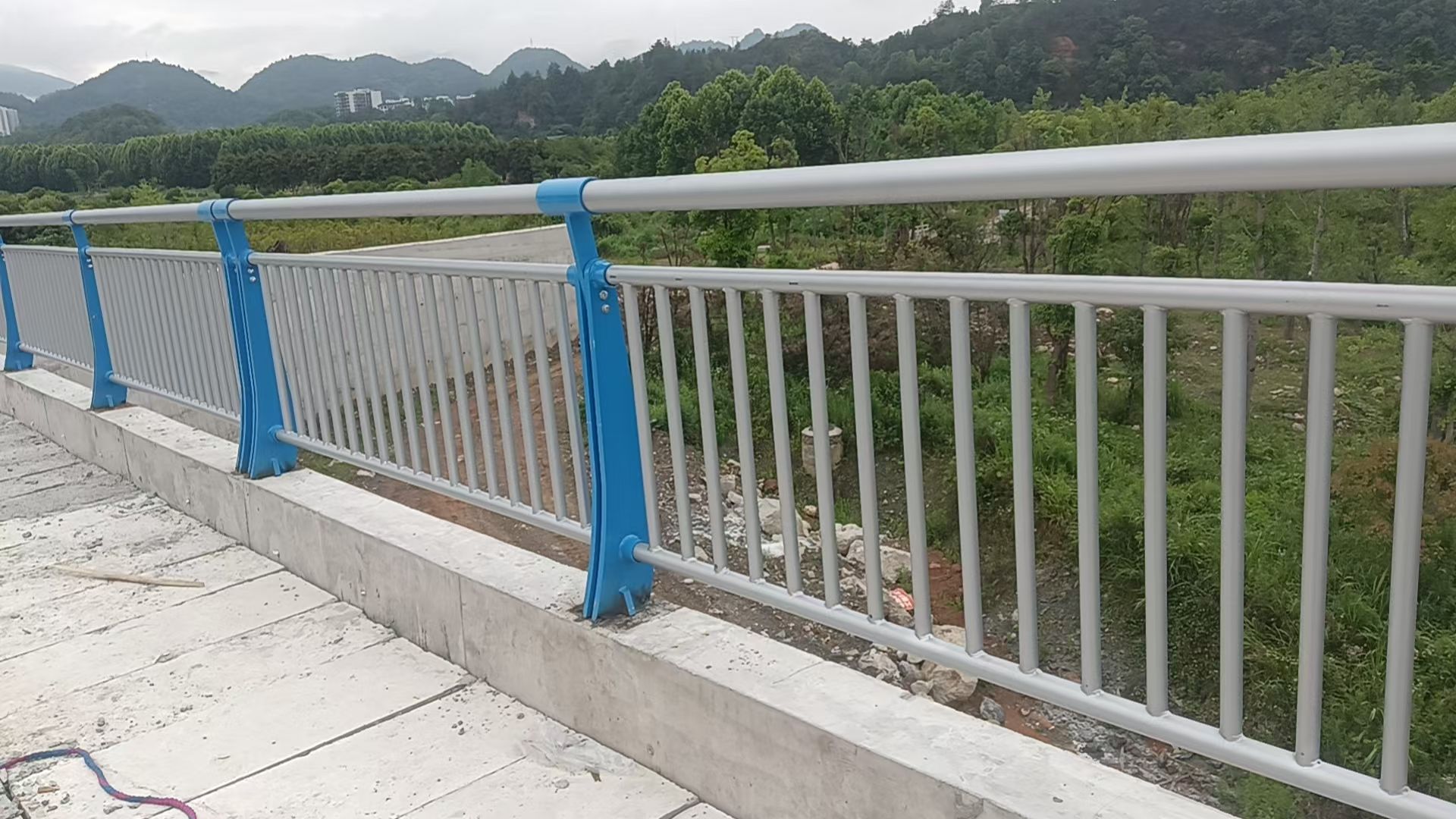 嘉兴市不锈钢栏杆铝合金护栏 - 厂家